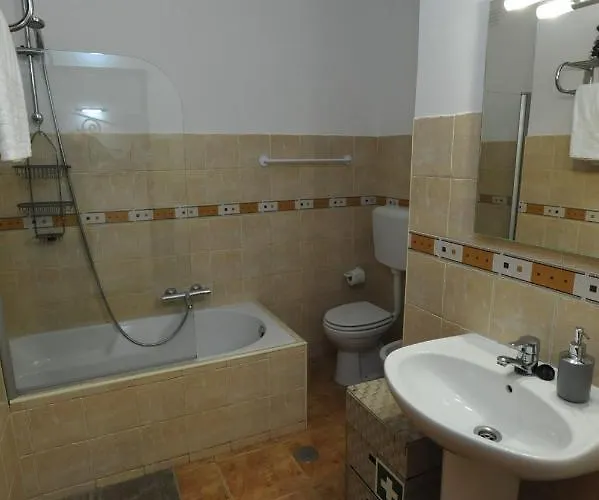 Ap 3 לאגוּ‏ש